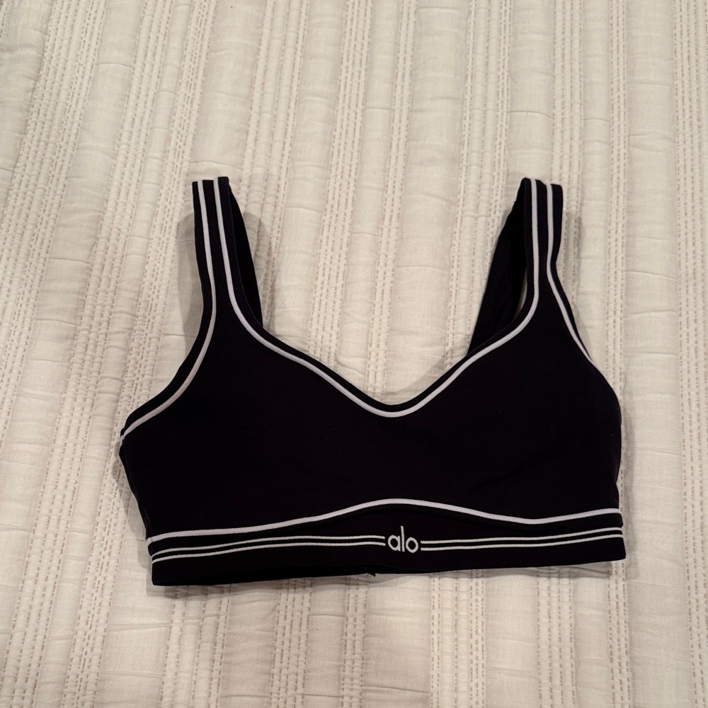 ALO Yoga Airbrush Heart Throb Bra - Picture 2 of 3